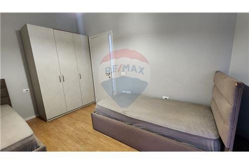 JEPET APARTAMENT 2+1+2 ME QIRA ne Astir Rr.Teodor Keko