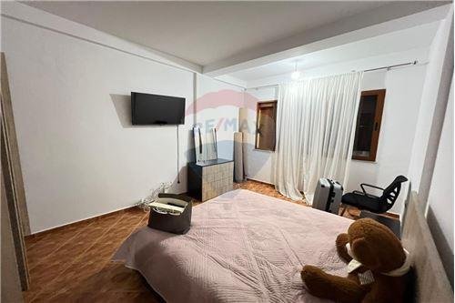 JEPET APARTAMENT 3+1+2+2 Poste Parkimi ME QIRA ne Ali Dem