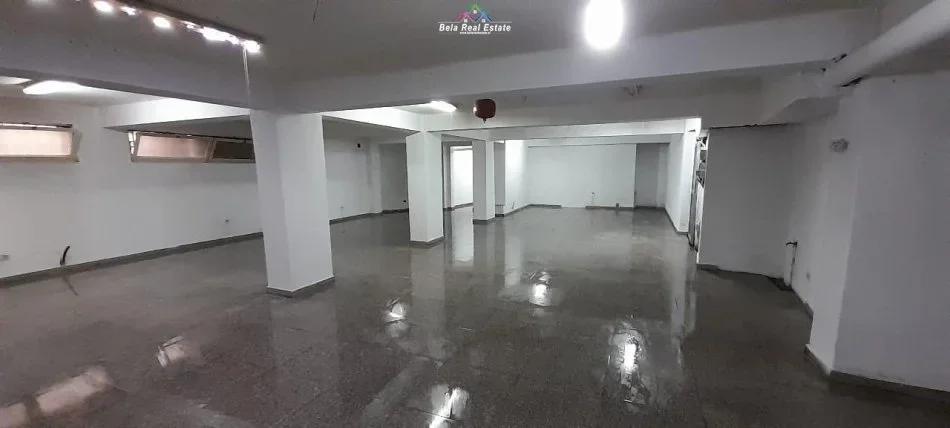 Magazine Me Qera Ne Qender (ID BM169) Tirane.