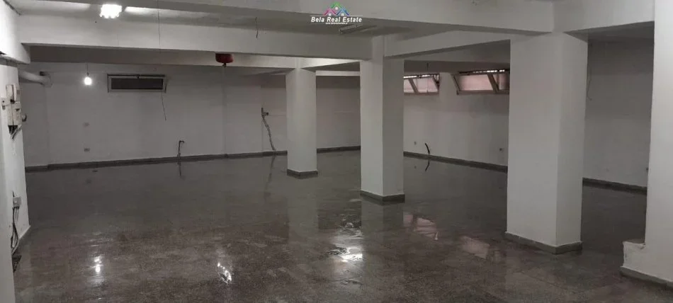 Magazine Me Qera Ne Qender (ID BM169) Tirane.