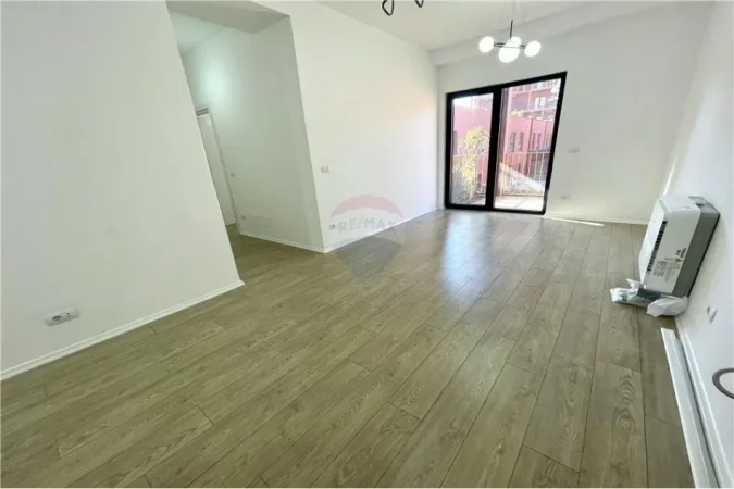 Njesi sherbimi per qira tek "Tirana Garden Building"!