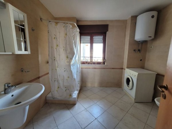 Jepet me qera apartament 2+1+2 tek 9 Kateshet