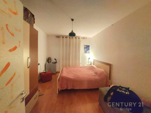 APARTAMENT 1+1 PER QIRA PRANE GJYKATES SE RRETHIT