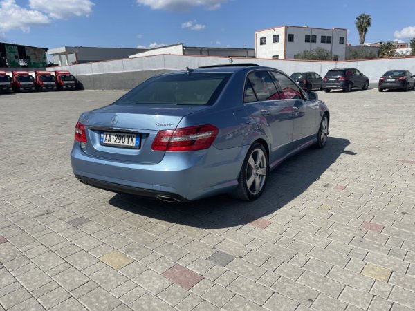 Mercedes E350 4matic 2010