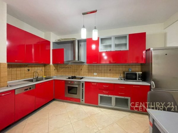 QIRA, APARTAMENT 1+1, LIQENI I THATE!