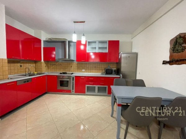 QIRA, APARTAMENT 1+1, LIQENI I THATE!