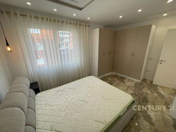 JEPET ME QIRA APARTAMENT 1+1+POST PARKIMI, TEK UNAZA E RE (KOMPLEKSI SIMA-COM) !