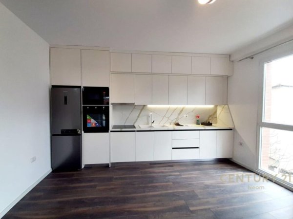 JEPET APARTAMENT 2+1+2 ME QIRA PER ZYRA OSE BANIM