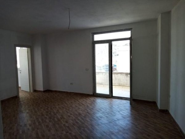 Shitet Apartament