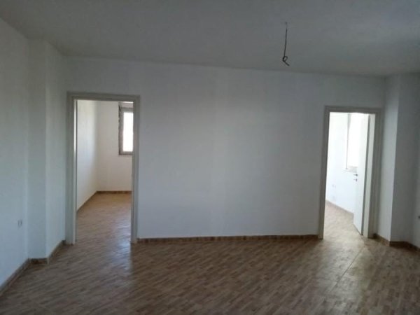 Shitet Apartament