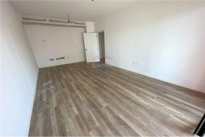 Okazion!!! Apartament ne shitje, 1+1 tek “Arlis Farmacia 10” per 98'000 Euro !