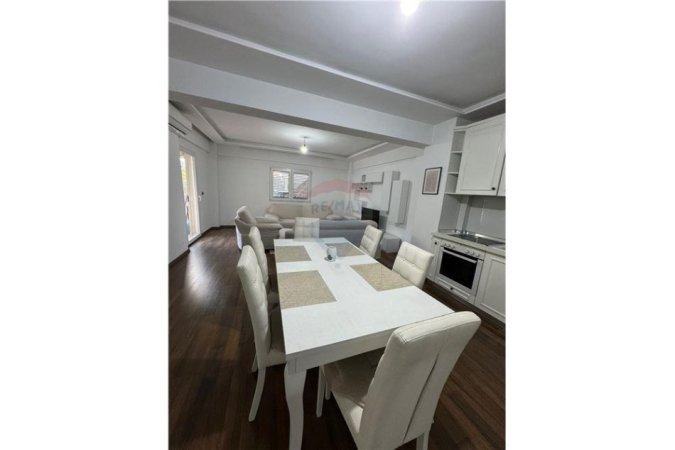 JEPET ME QIRA APARTAMENT 2+1 NE LAPRAKE!