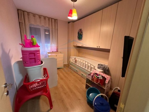 Shitet apartament 2+1+2 Unaza e Re