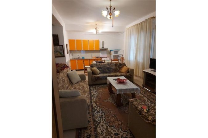 Jepet Apartament 1+1 Per Qera Tek Kopshti Botanik