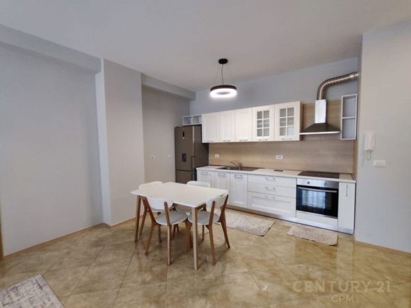 Apartament 2+1 për Qira në Ish Stacioni i Trenit!, 500euro