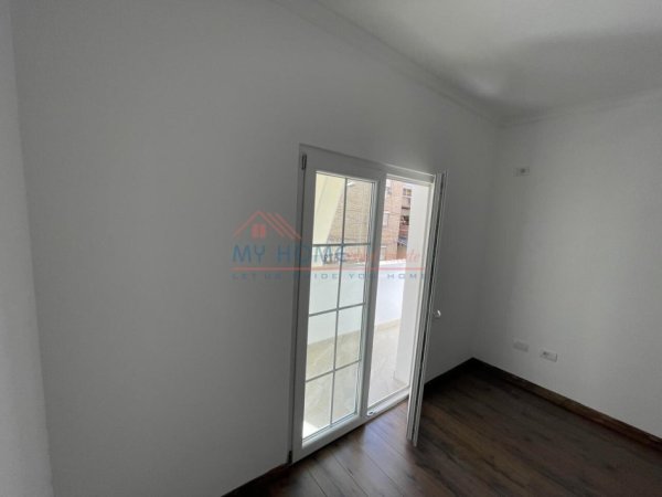 Apartament 1+1 ne shitje 21 Dhjetori ne Tirane(Fatjana)