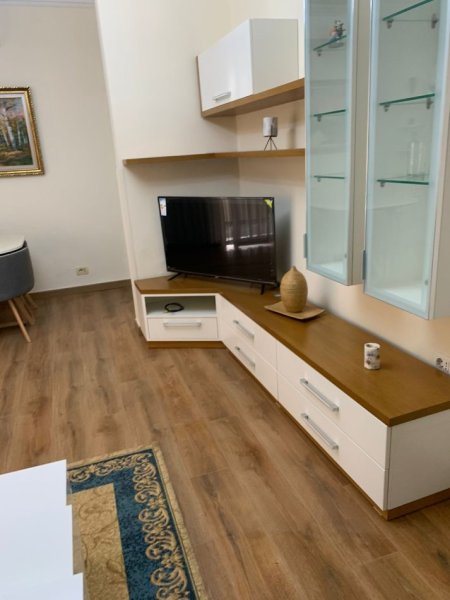 Apartament 2+1 me qera tek Pazari i ri