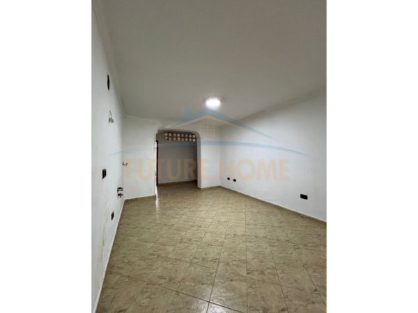 Qera Apartament 2+1+2 + Depo , Sheshi Willson , Tiranë 700 euro, (alf40405)