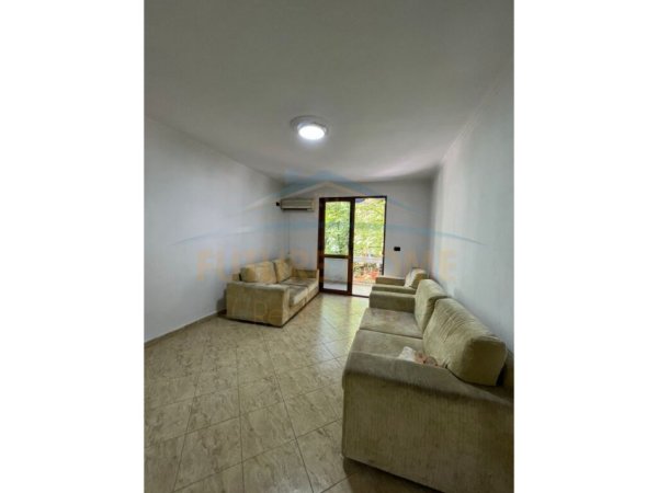 Qera Apartament 2+1+2 + Depo , Sheshi Willson , Tiranë 700 euro, (alf40405)