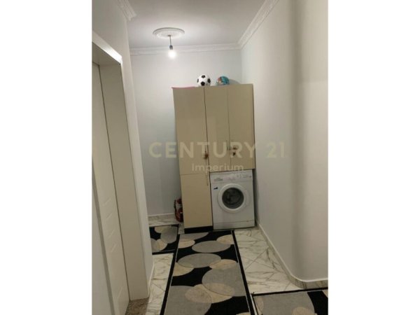 Apartament 2+1 për Qira në Yzberisht, Tiranë