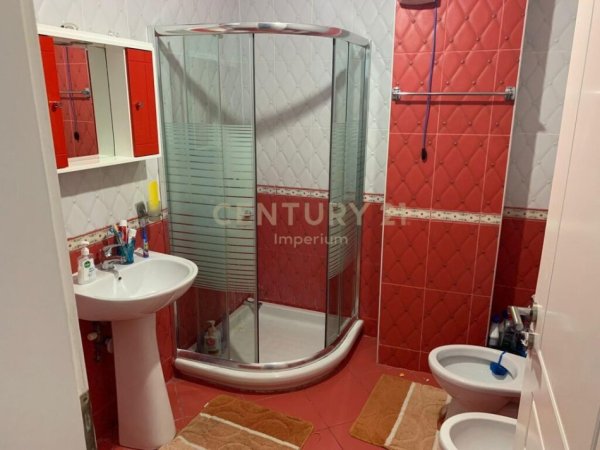 Apartament 2+1 për Qira në Yzberisht, Tiranë