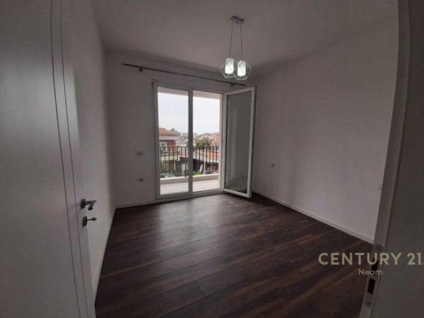 JEPET APARTAMENT 2+1+2 ME QIRA PER ZYRA OSE BANIM