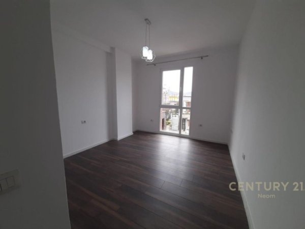 JEPET APARTAMENT 2+1+2 ME QIRA PER ZYRA OSE BANIM