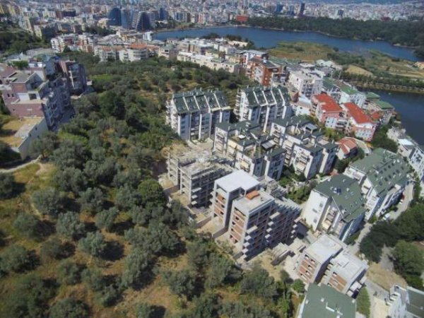 Tirane, jepet me qera apartament 2+1+BLK Kati 5, 100 m² 650 Euro (Liqeni i Thate)