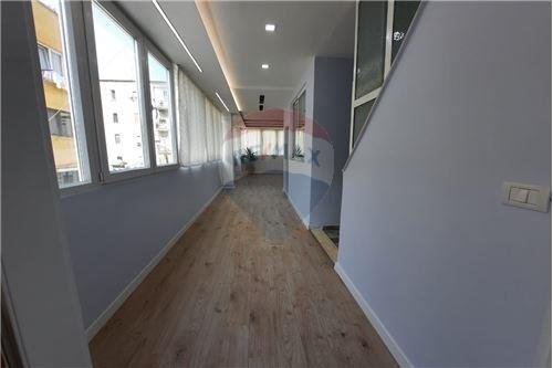 Tirane, jepet me qera apartament 4+1+BLK Kati 2, 176 m² 1.300 Euro (BLV Bajram Curri)