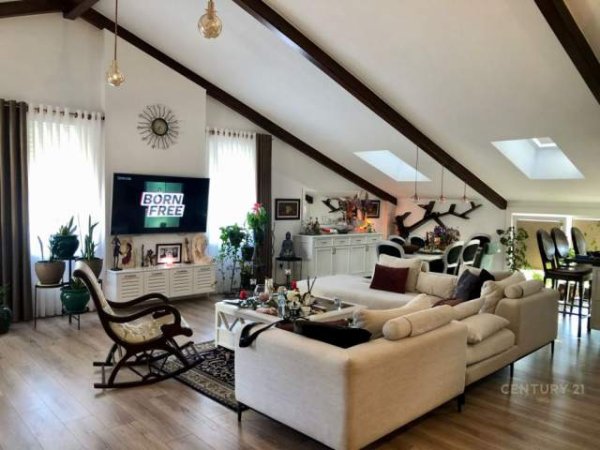 Tirane, jepet me qera apartament 3+1 Kati 4, 250 m² 2.200 Euro (secret garden)