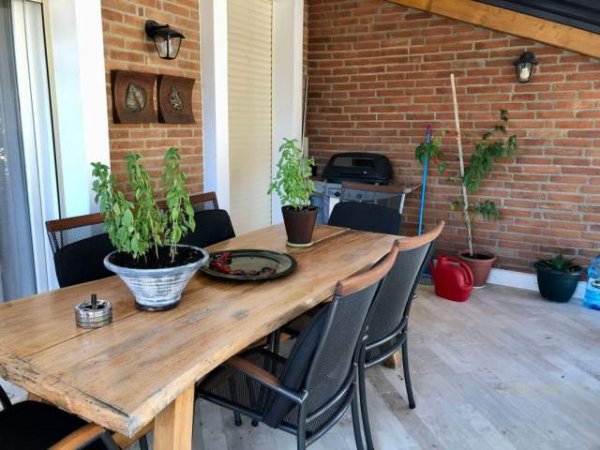 Tirane, jepet me qera apartament 3+1 Kati 4, 250 m² 2.200 Euro (secret garden)