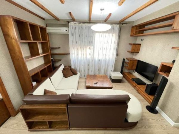 Tirane, jepet me qera apartament 2+1+BLK Kati 5, 115 m² 500 Euro (Perballe DELIJORGJIT)