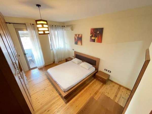 Tirane, jepet me qera apartament 2+1+BLK Kati 5, 115 m² 500 Euro (Perballe DELIJORGJIT)
