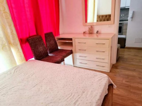 Tirane, jepet me qera apartament 1+1+BLK Kati 2, 52 m² 480 Euro (Rruga Tish Daija)