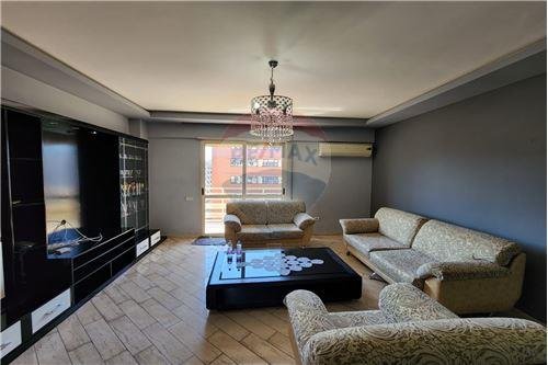 Tirane, shitet apartament 2+1+BLK Kati 8, 123 m² 160.000 Euro (Globi - Delijorgji - Rruga e Kavajës - Globe, Shqi)