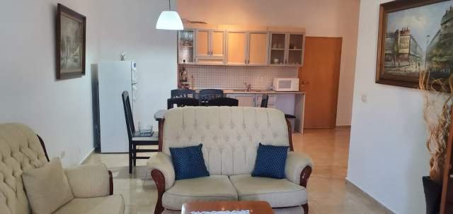Apartament 1+1 me qira Komuna e Parisit Tirane