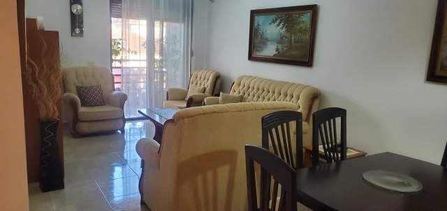 Apartament 1+1 me qira Komuna e Parisit Tirane