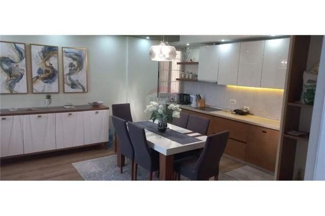 Tirane, jepet me qera apartament 2+1+A+BLK Kati 7, 92 m² 600 Euro (Globe)