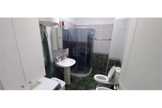 Tirane, jepet me qera apartament 2+1+A+BLK Kati 7, 92 m² 600 Euro (Globe)