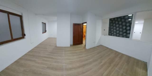 Tirane, jepet me qera zyre Kati 2, 135 m² 900 Euro (Myslym Shyri)