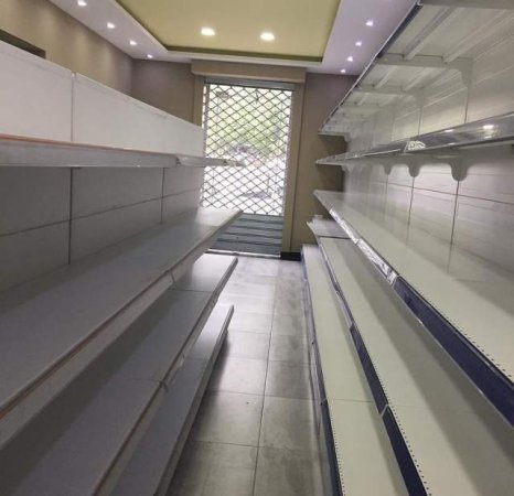 Tirane, jepet me qera dyqan Kati 0, 70 m² 700 Euro (Naim Frashëri)