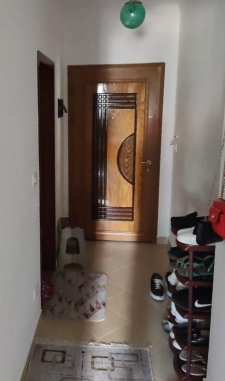 Tirane, jepet me qera apartament Kati 1, 94 m² 30.000 Leke