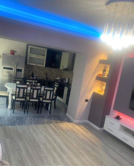 Tirane, jepet me qera Vile 2+1+A+BLK 150 m² 600 Euro