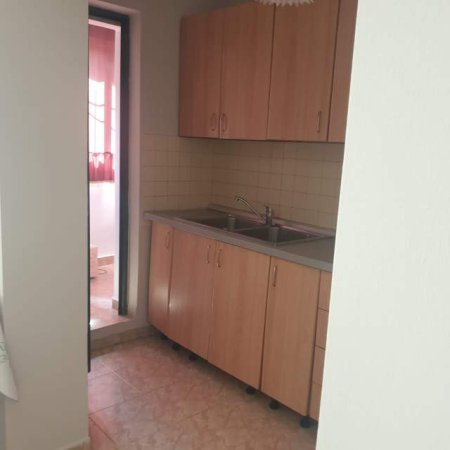 Tirane, jepet me qera apartament 2+1 Kati 4, 95 m² 400 Euro (rr. Durrsit)