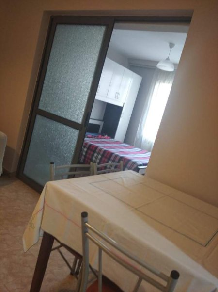 Tirane, jepet me qera apartament 2+1 Kati 4, 95 m² 400 Euro (rr. Durrsit)