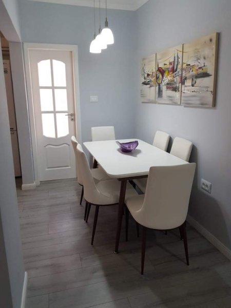 Tirane, jepet me qera apartament 2+1+BLK Kati 4, 85 m² 450 Euro