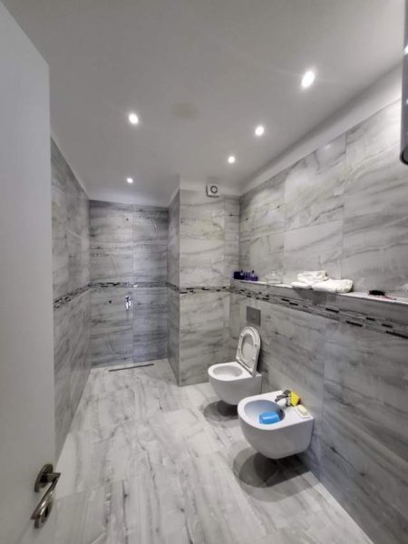 Tirane, jepet me qera apartament 3+1+BLK Kati 4, 119 m² 600 Euro (Rruga e Dibres)