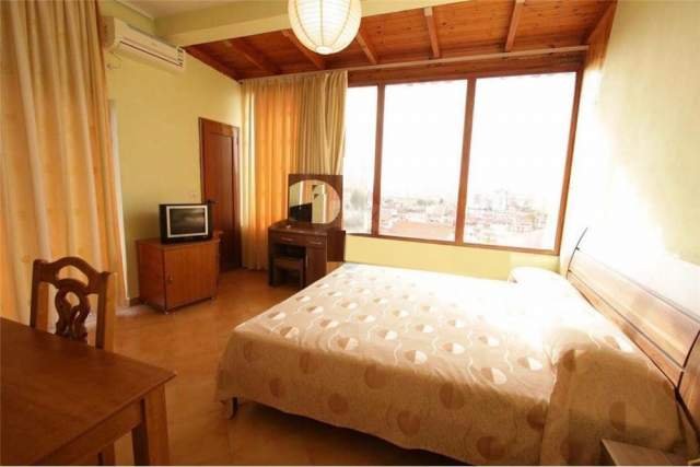 Tirane, jepet me qera 5+1+A Kati 0, 143 m² 3.000 Euro (Porcelan prane Uet)
