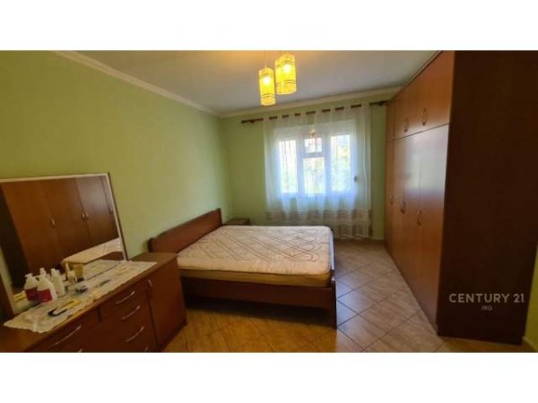 Tirane, shes apartament 1+1 Kati 3, 59 m² 48.000 Euro (kombinat)