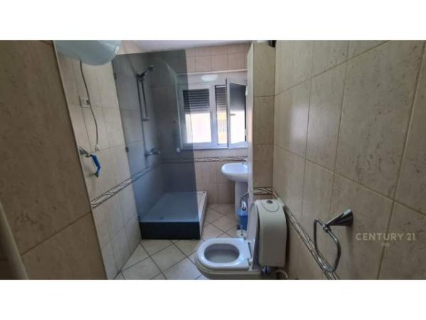 Tirane, shes apartament 1+1 Kati 3, 59 m² 48.000 Euro (kombinat)